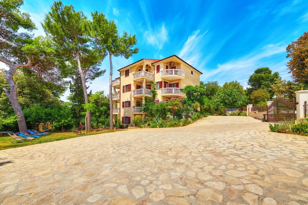 Emilia Guest house *